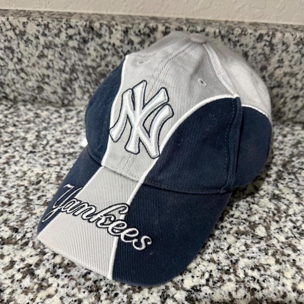 Vintage 90s Twins Enterprise NY Yankees Center Stripe Strapback Hat Cap Navy